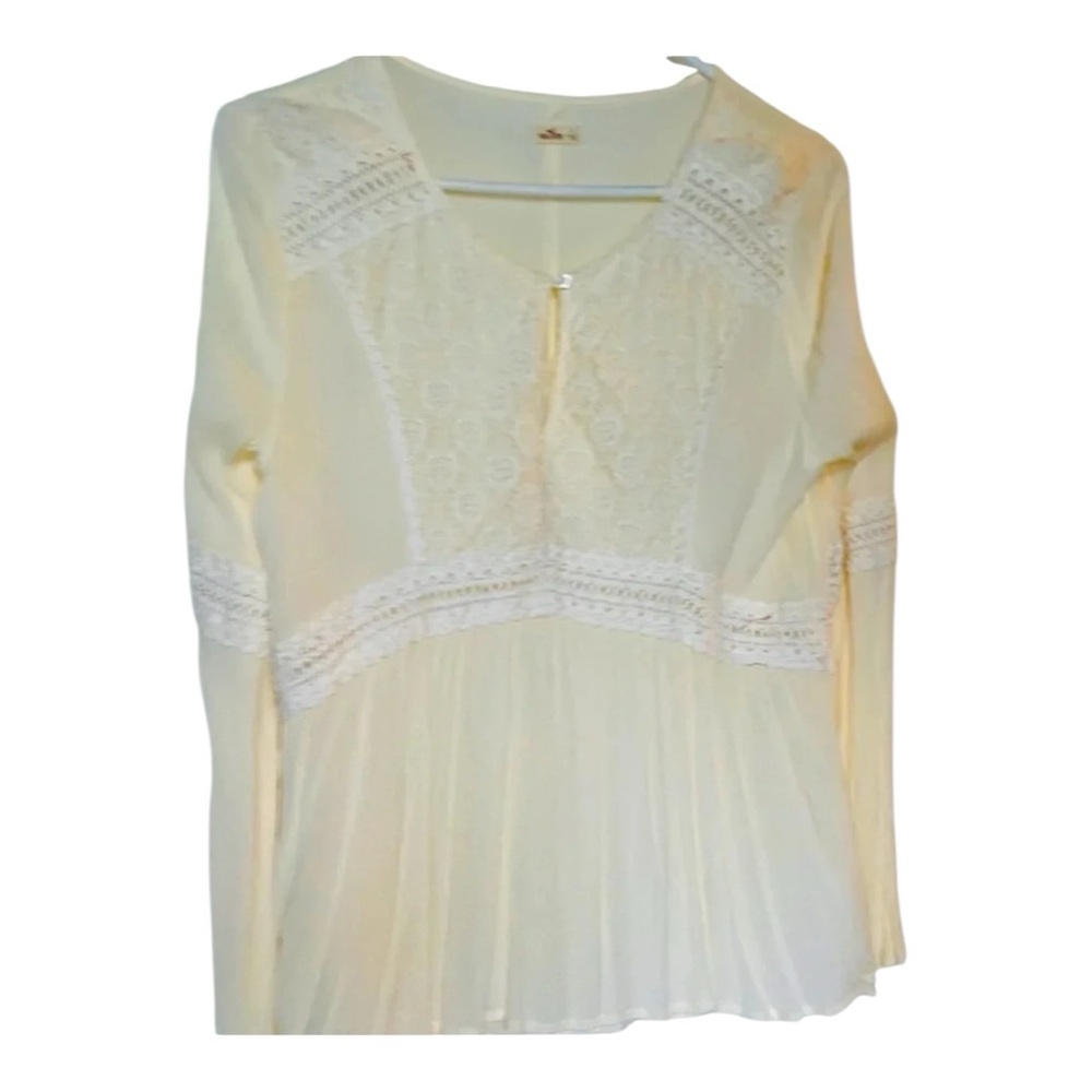 Hollister White Long Sleeve Pleated Blouse
